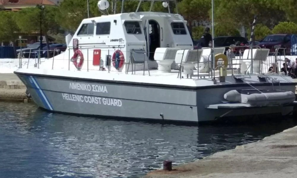 Ρόδος: Ιστιοφόρο με 56 μετανάστες προσάραξε σε κολπίσκο